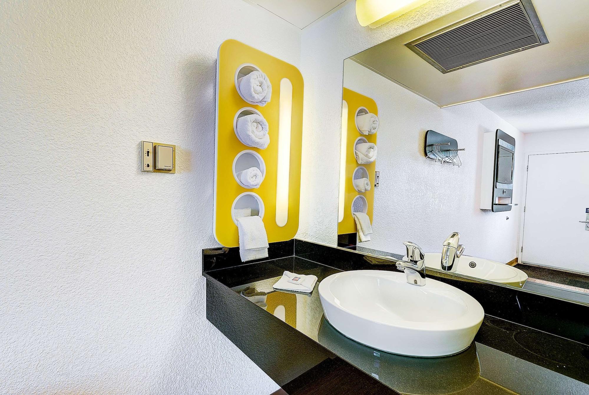 Park Inn By Radisson, Thornton Ngoại thất bức ảnh