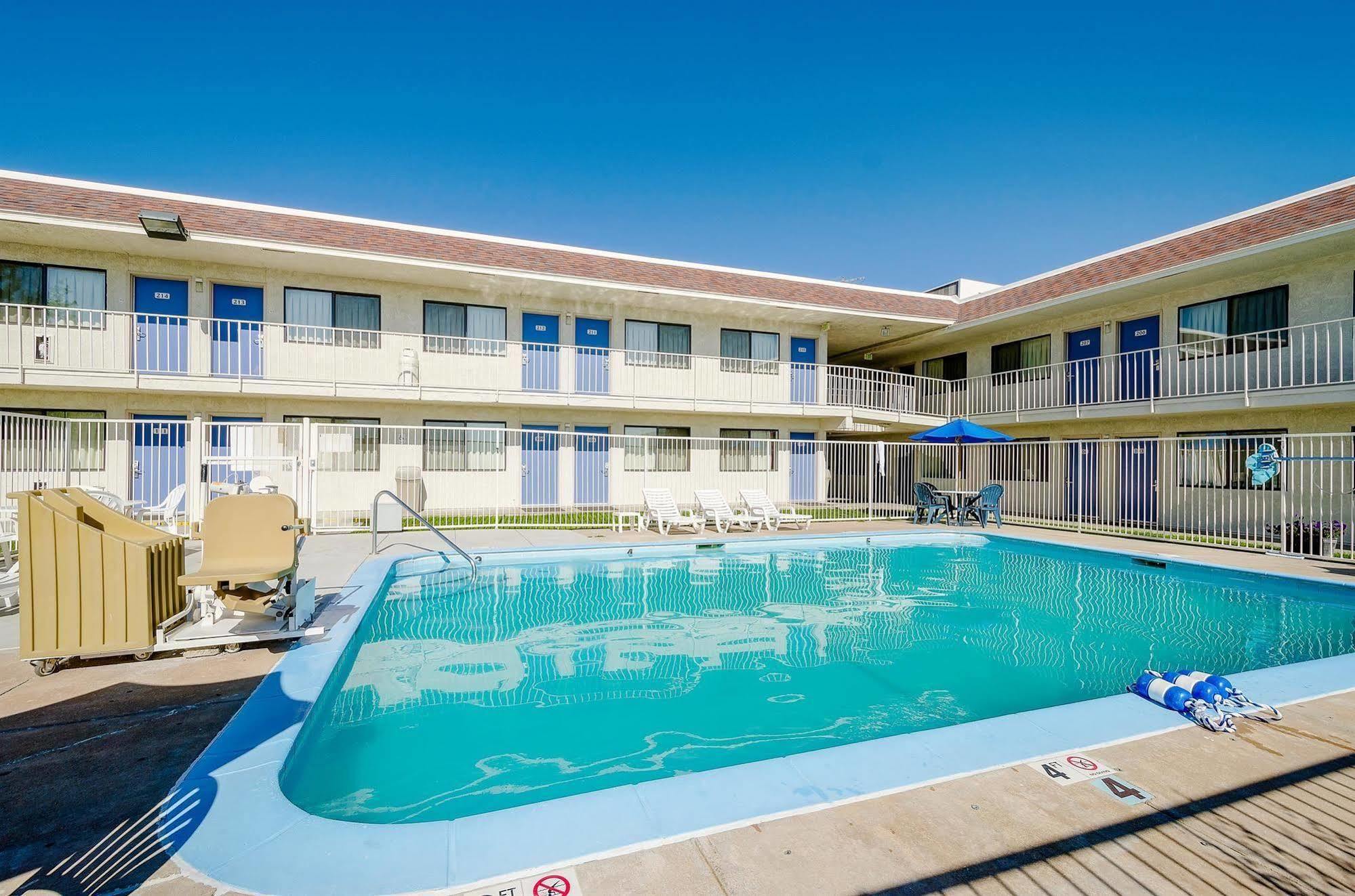 Park Inn By Radisson, Thornton Ngoại thất bức ảnh